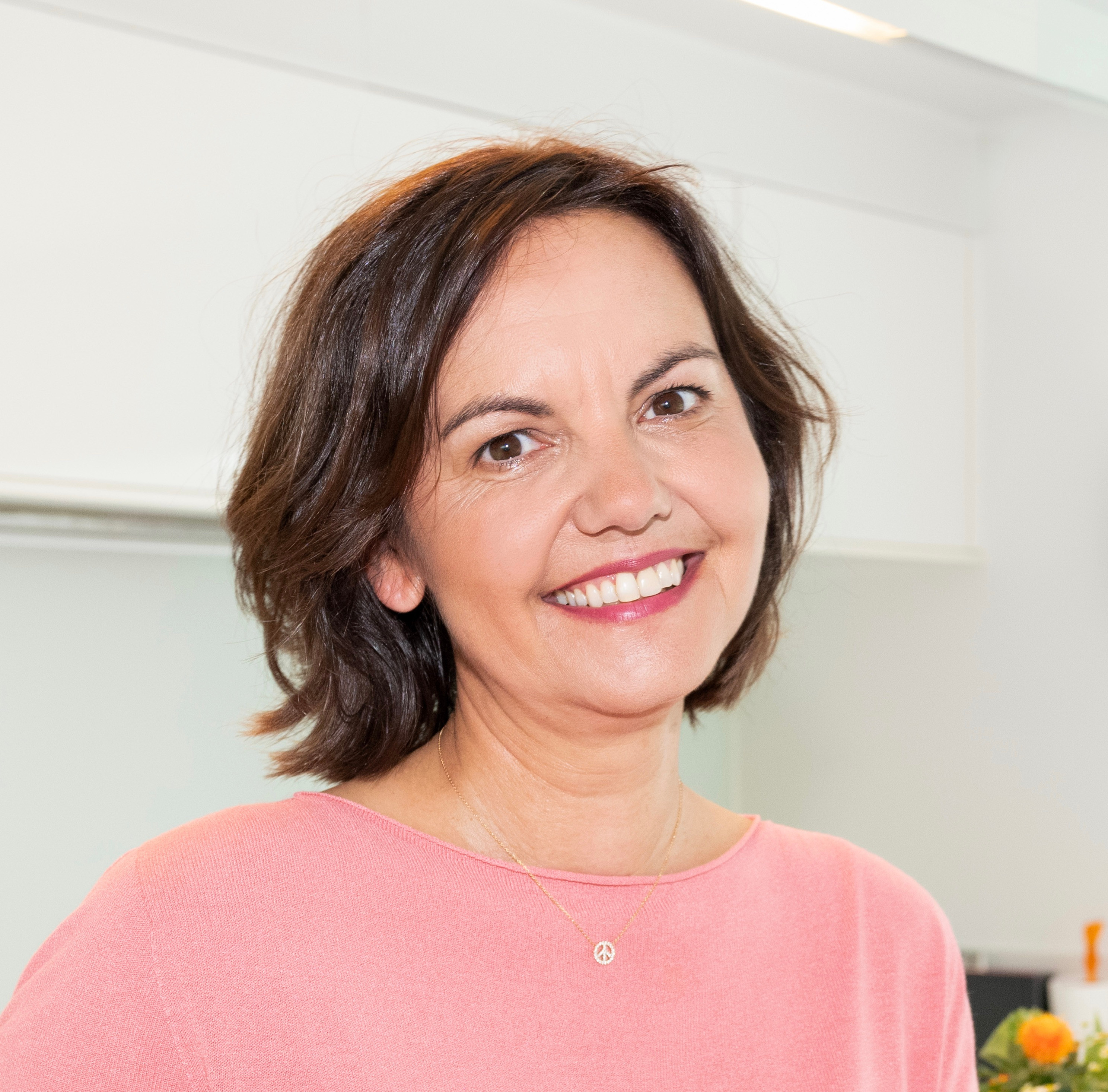 Book Keynote Speaker Dominique Monami